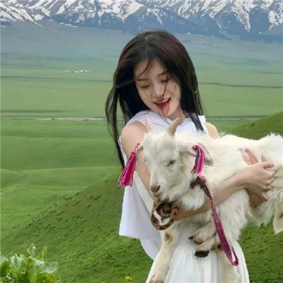 穿黄靴子的女孩